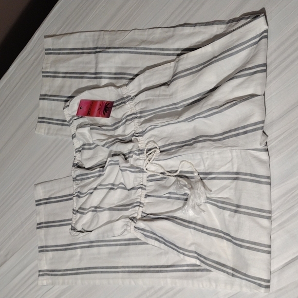 Goa BEACHWEAR BY JAPNA  LARGE JUMPER SLEEVELESS GRAY WHITE STRIPED NWT - Picture 2 of 5